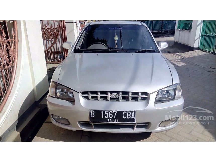 Jual Mobil  Hyundai  Accent  Verna 2001  GLS 1 5 di Banten 