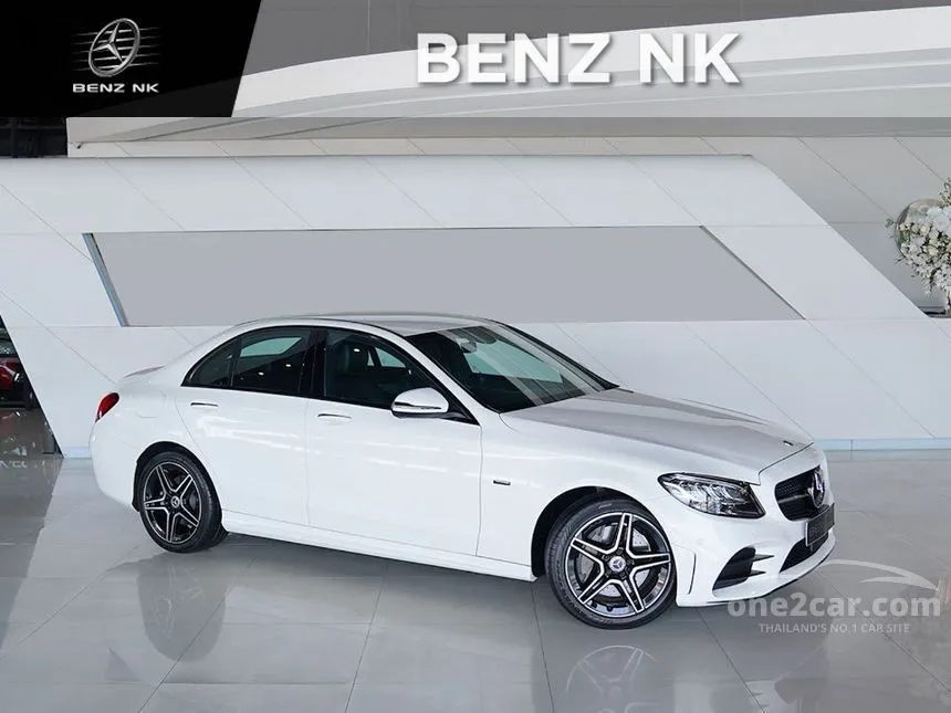 2020 Mercedes-Benz C300 e AMG Sport Sedan