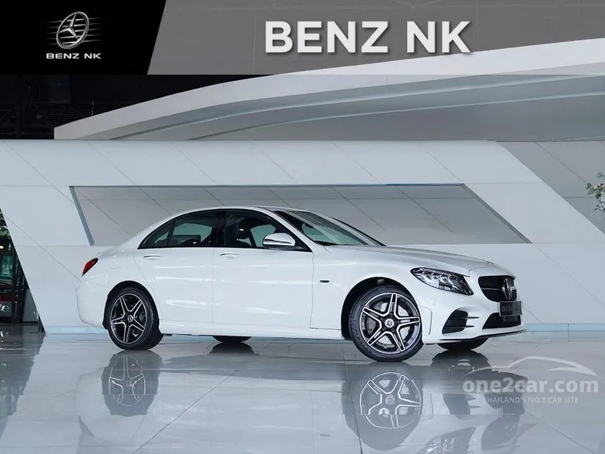 2020 Mercedes-Benz C300 e AMG Sport Sedan