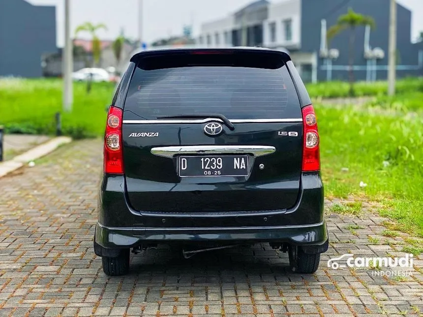 2010 Toyota Avanza S MPV