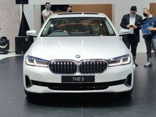2021 BMW 530i 2.0 Opulence Sedan BUNGA 0%