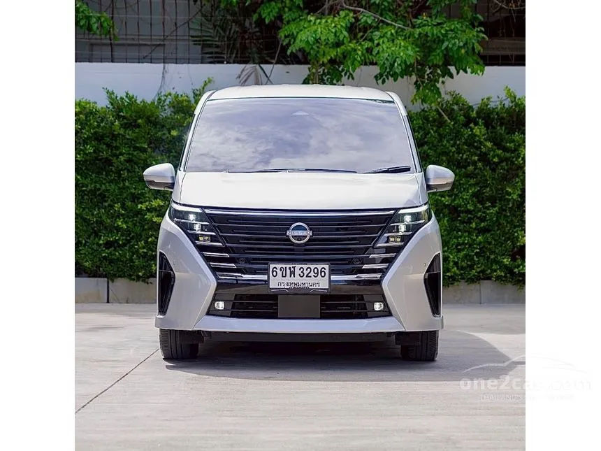 2025 Nissan SERENA e-Power Highway Star Van