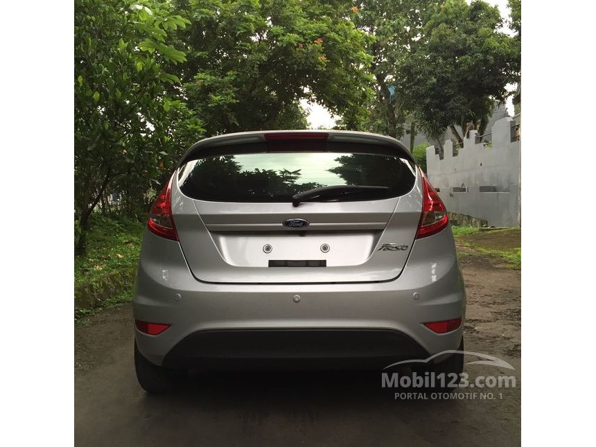 Jual Mobil  Ford  Fiesta  2013 Trend 1 4 di Jawa Barat Manual  