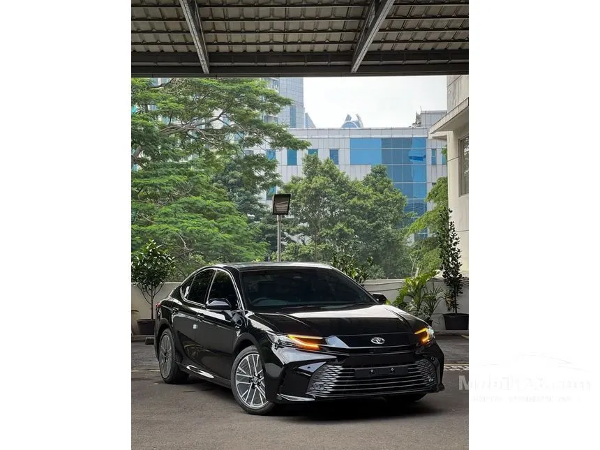 2026 Toyota Camry V Sedan