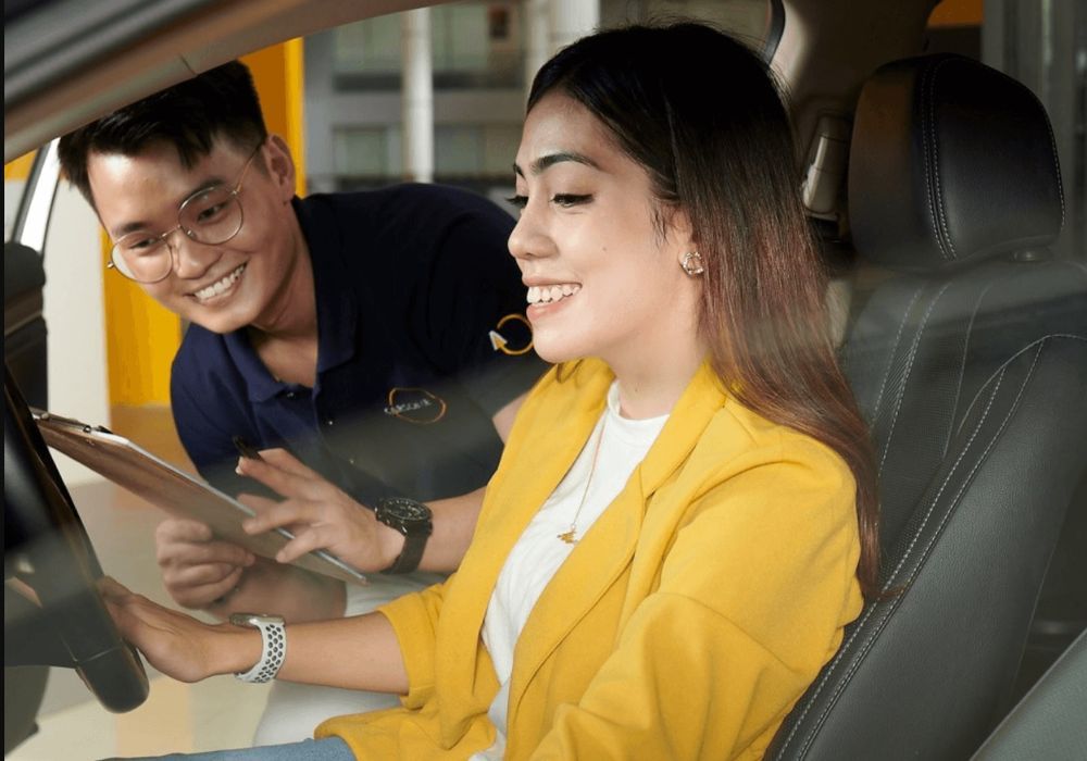Cara Jual Beli Mobil Bekas di CARSOME Experience Center