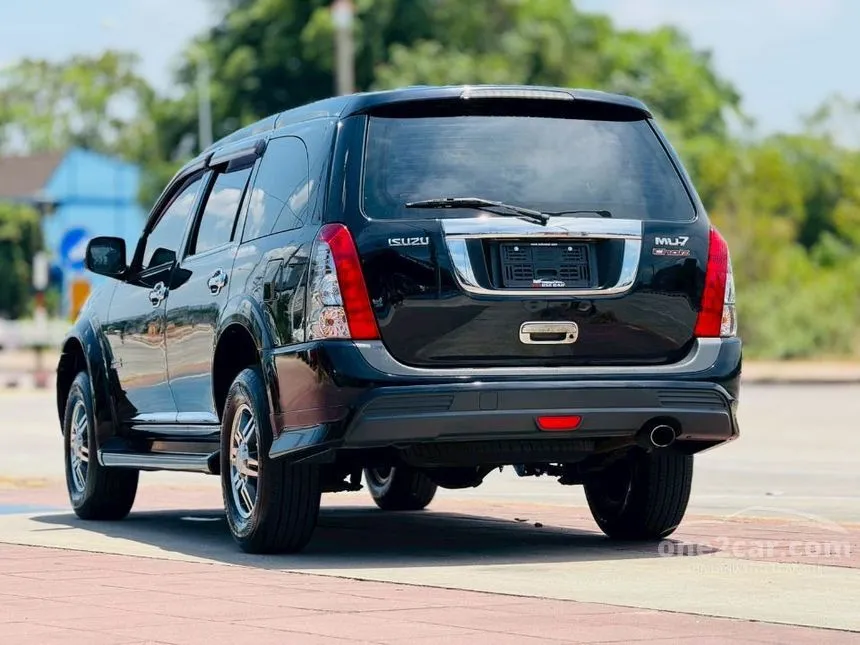 2013 Isuzu MU-7 Choiz SUV