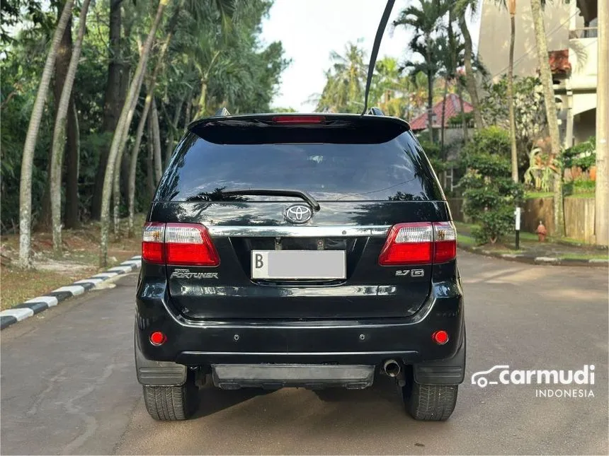 2011 Toyota Fortuner G Lux SUV