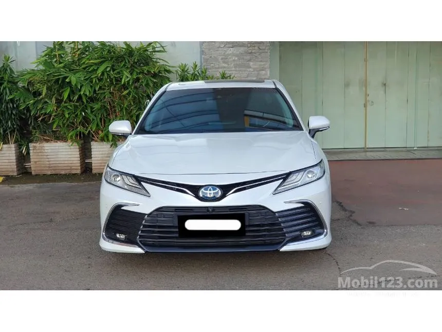 2023 Toyota Camry Hybrid Sedan