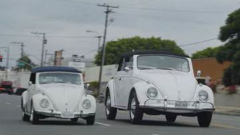 Modfikasi Gila, VW Beetle Raksasa Dibangun Dari Sasis Truk