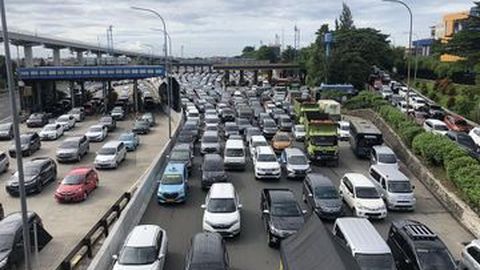 Jokowi: Kemacetan Jakarta dan Bandung Bikin Rugi Rp100 Triliun Tiap Tahun!
