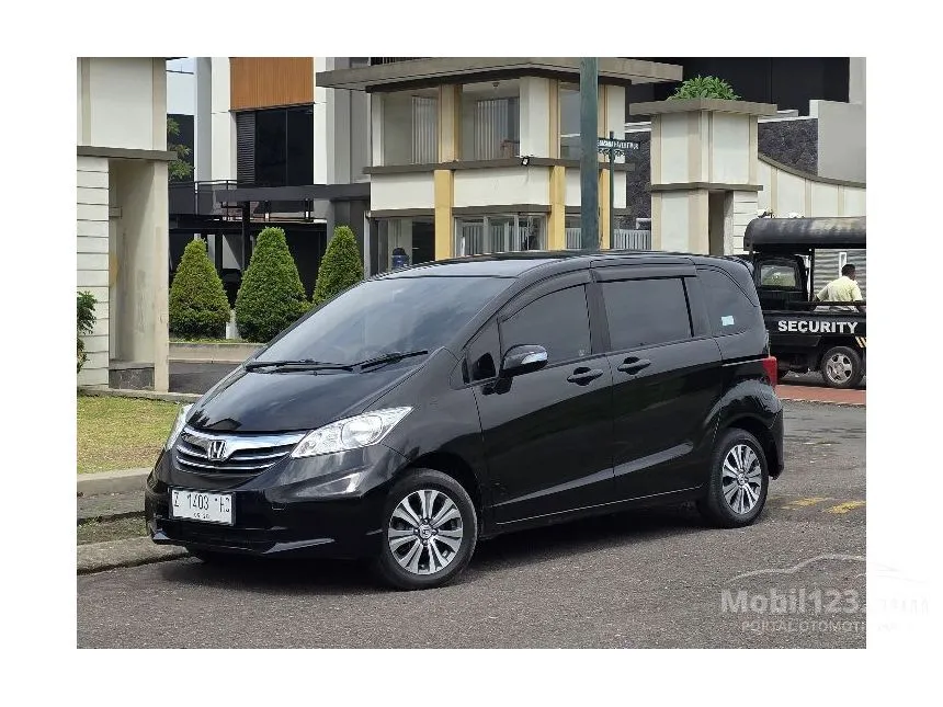 2013 Honda Freed S MPV