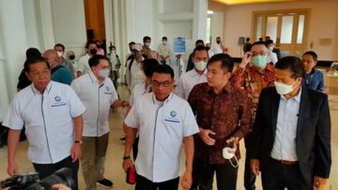 Gelar Pameran Mobil Listrik PEVS 2022, Moeldoko: BBM Naik, Siapa Takut?