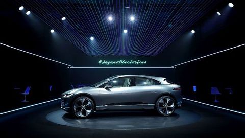 Jaguar Previews I-PACE Concept in Virtual Reality