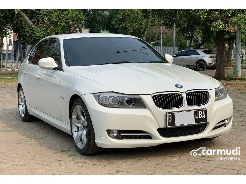 2011 BMW 320i Sedan