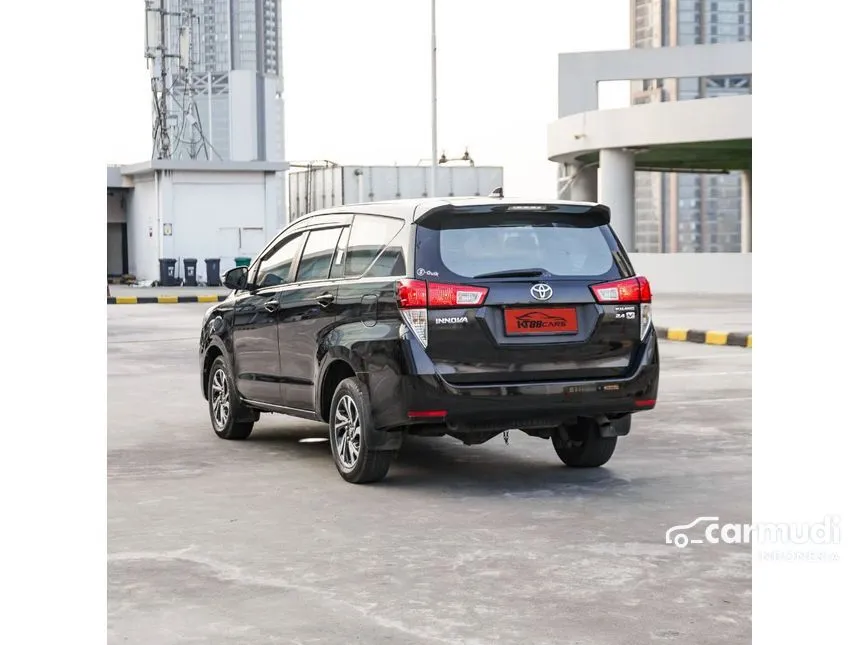 2022 Toyota Kijang Innova V MPV