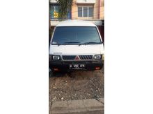 2010 Mitsubishi Colt L300 2.5 Deluxe Van