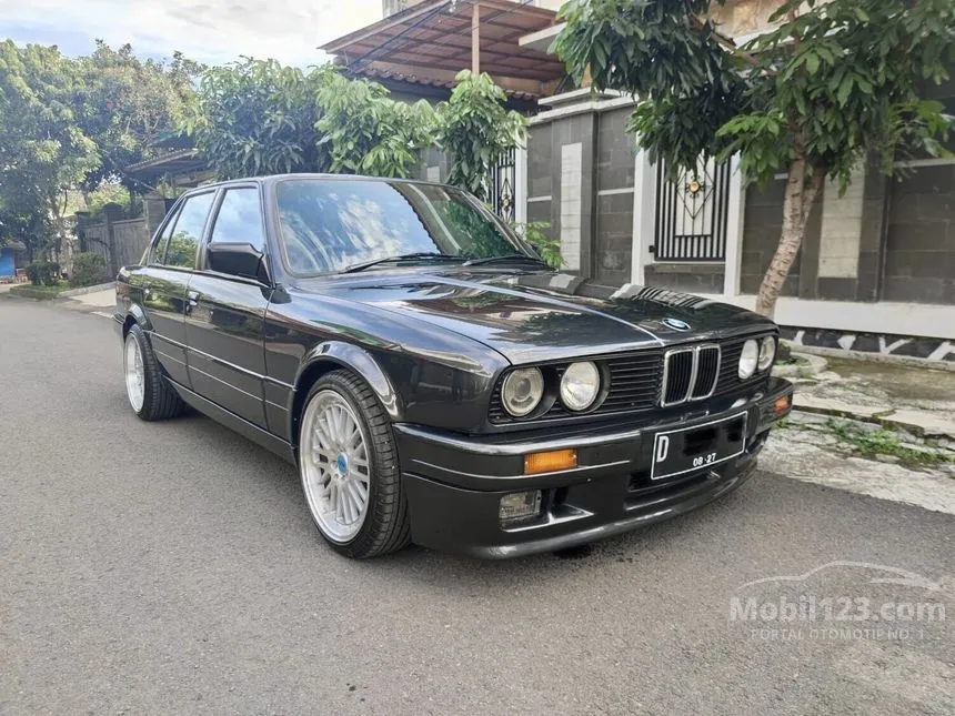 Jual Mobil BMW 318i 1991 1.8 Manual 1.8 di Jawa Barat Manual Sedan Hitam Rp 89.000.000