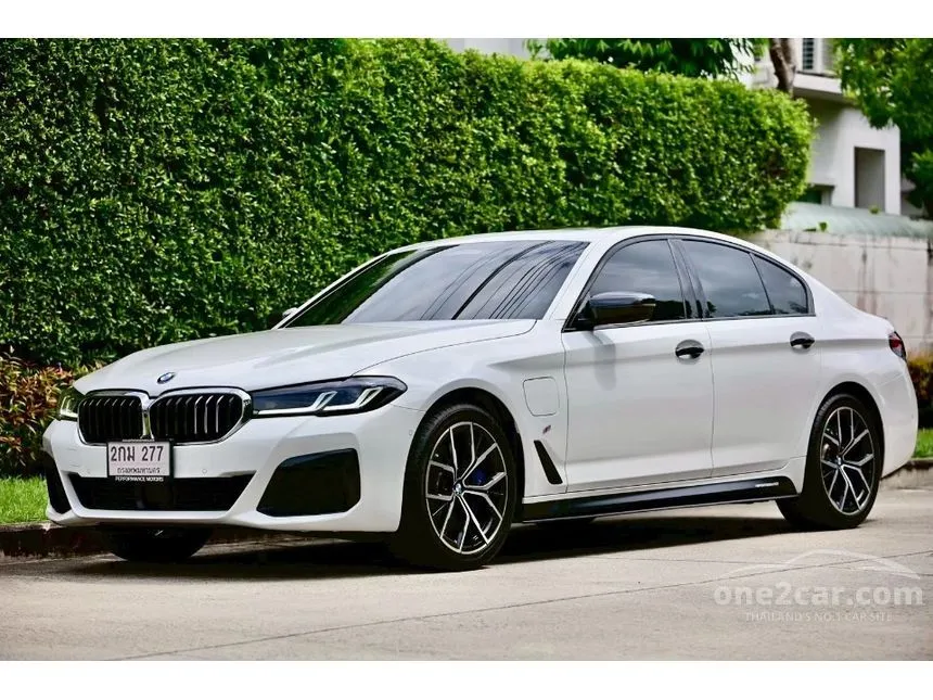 2021 BMW 530e M Sport Sedan