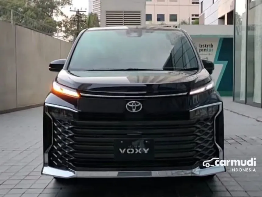 Jual Mobil Toyota Voxy 2024 2.0 di DKI Jakarta Automatic Van Wagon Hitam Rp 618.000.000