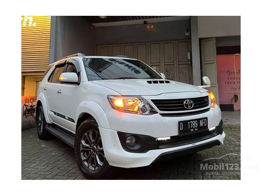 Jual Mobil Toyota Fortuner 2014 G TRD 2.5 di Jawa Barat Automatic SUV Putih Rp 325.000.000