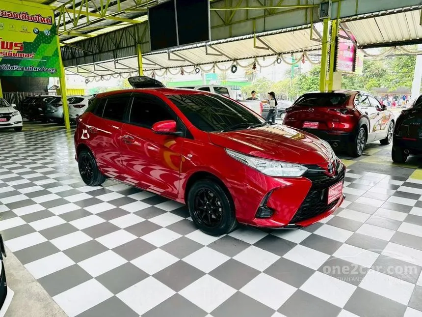 2021 Toyota YARIS Entry Hatchback