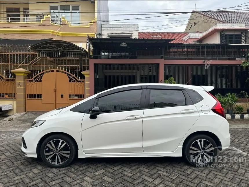 Jual Mobil Honda Jazz 2018 RS 1.5 di Jawa Timur Automatic Hatchback Putih Rp 240.000.000