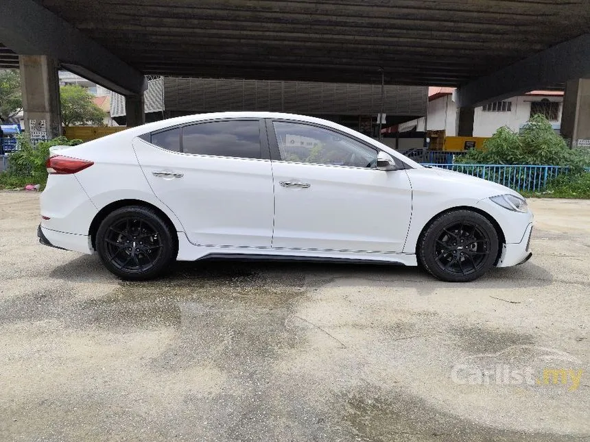 2017 Hyundai Elantra Dynamic Sedan