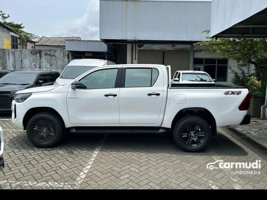 2024 Toyota Hilux V Dual Cab Pick-up