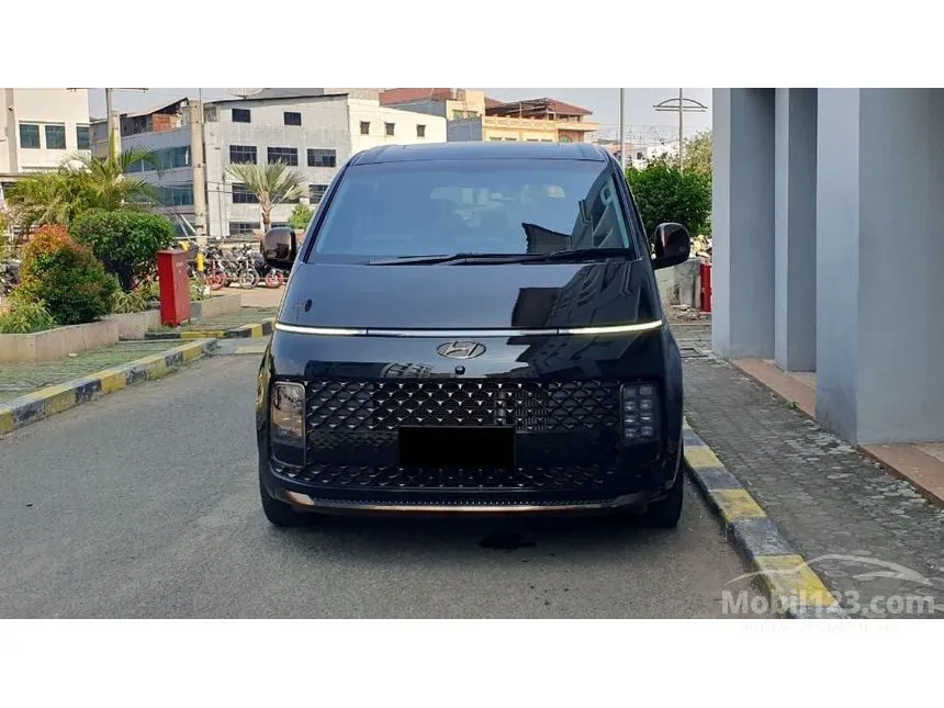 2022 Hyundai Staria Signature 9 MPV