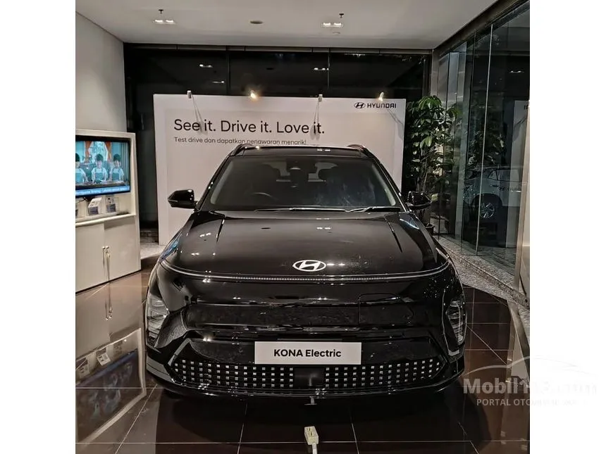 Jual Mobil Hyundai Kona 2024 Electric Long Range Signature di DKI Jakarta Automatic Wagon Hitam Rp 499.000.000