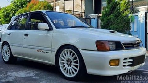 Pilihan Mobil Bekas Rp40 Jutaan Keren! Ada Starlet, Civic, Hingga Mercy Retro