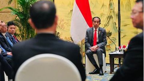 Kata Jokowi ke Para Bos Perusahaan China: Investasi Kendaraan Listrik Jadi Prioritas