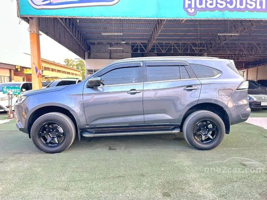 2022 Isuzu MU-X Ultimate SUV