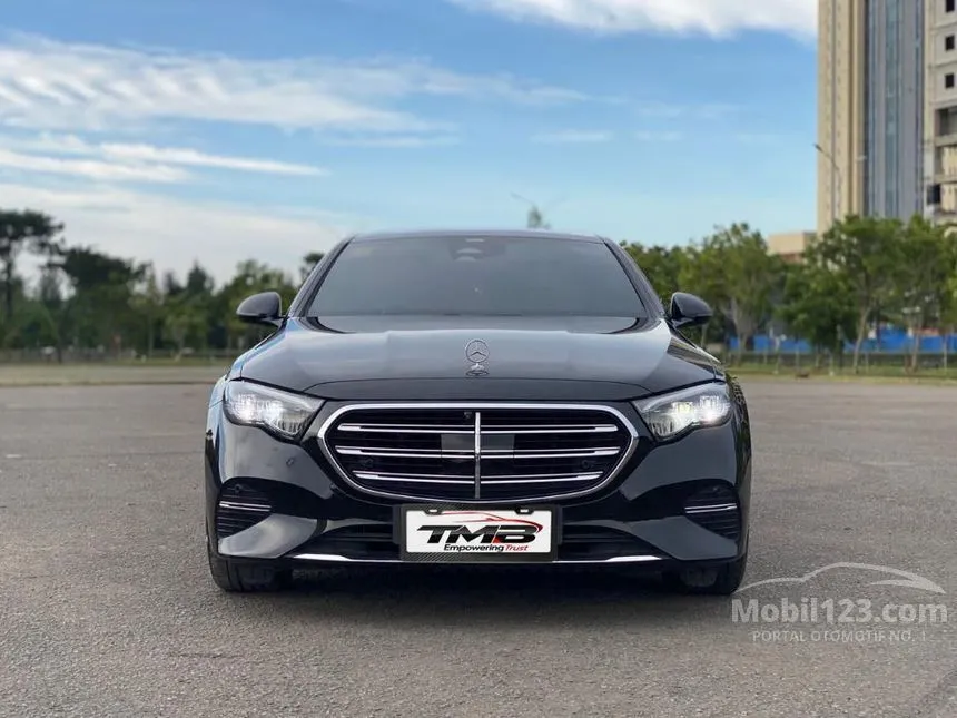 2022 Mercedes-Benz C300 AMG Line Sedan
