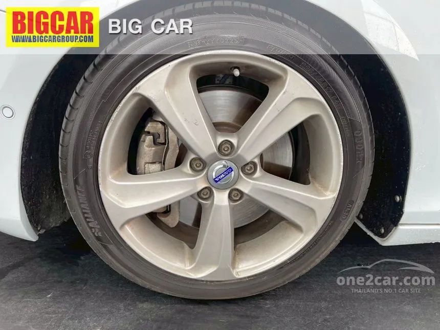 2013 Volvo V40 T5 Cross Country Wagon