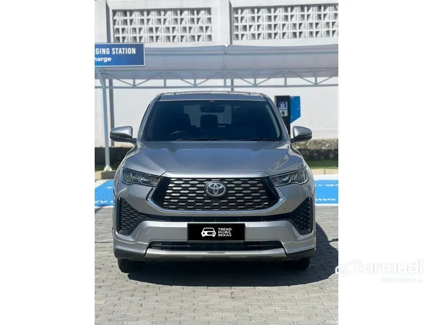 2022 Toyota Kijang Innova Zenix V HV MPV