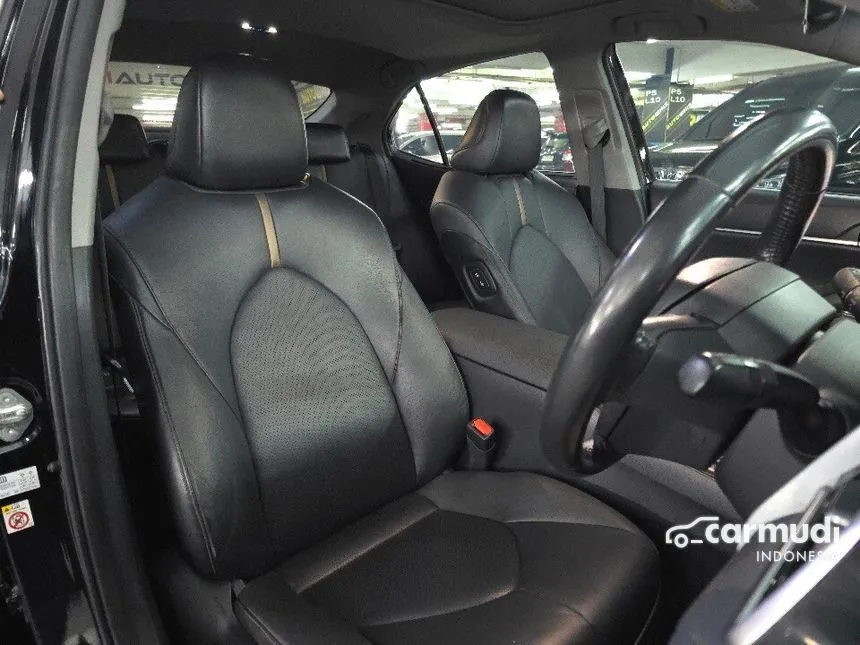 2020 Toyota Camry V Sedan