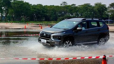 First Drive Mitsubishi Xpander Cross Facelift: SUV Murah, Kok, Bisa Kayak Begini!