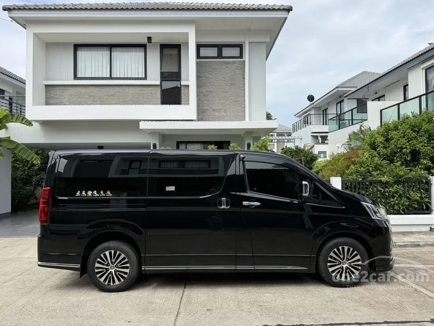 2021 Toyota Majesty Grande Van