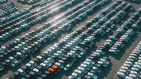 Biru Berpeluang Kalahkan Dominasi Putih dan Hitam untuk Warna Mobil