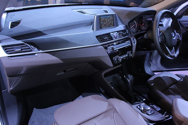 Performa, Sporty dan Mewah Melebur di All-new BMW X1 10