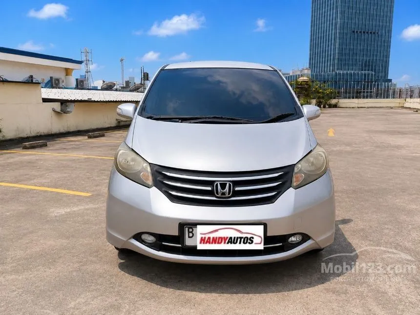 2011 Honda Freed Power Sliding Door MPV