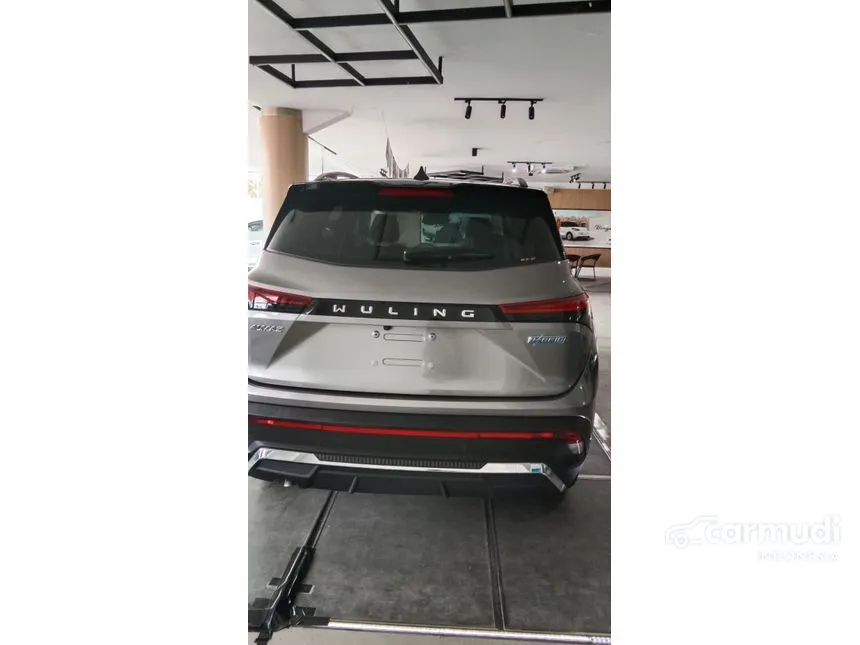 2024 Wuling Almaz RS Hybrid Wagon