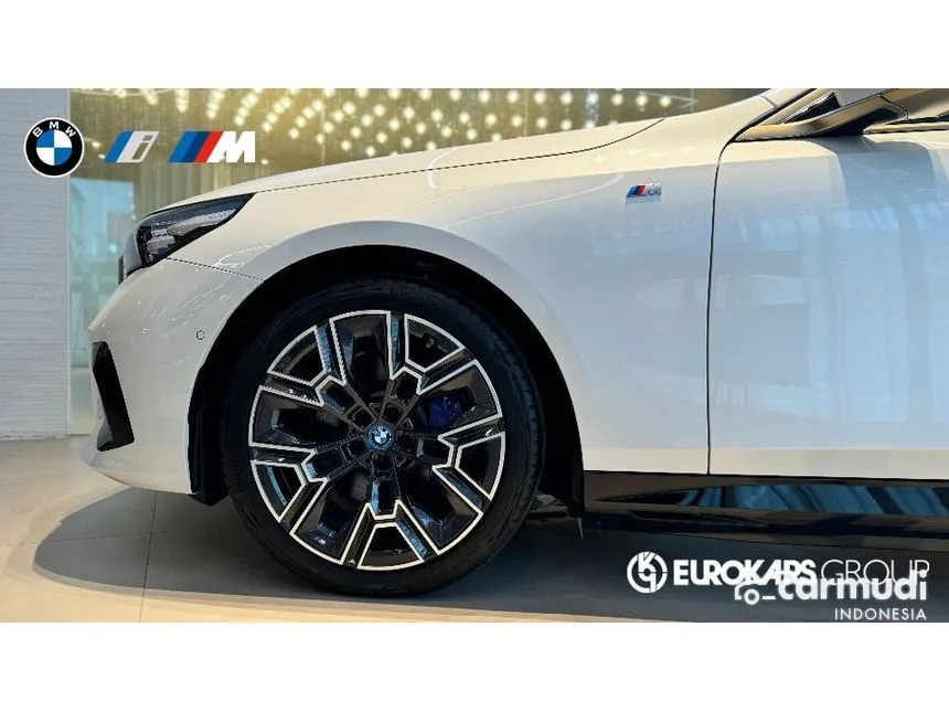 2025 BMW i5 eDrive40 M Sport Sedan