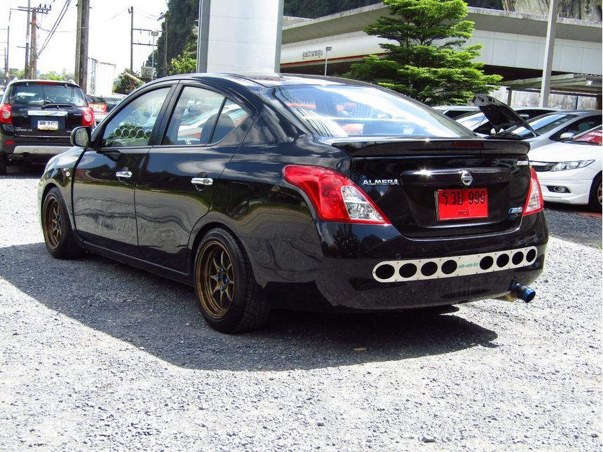 Nissan almera 2011