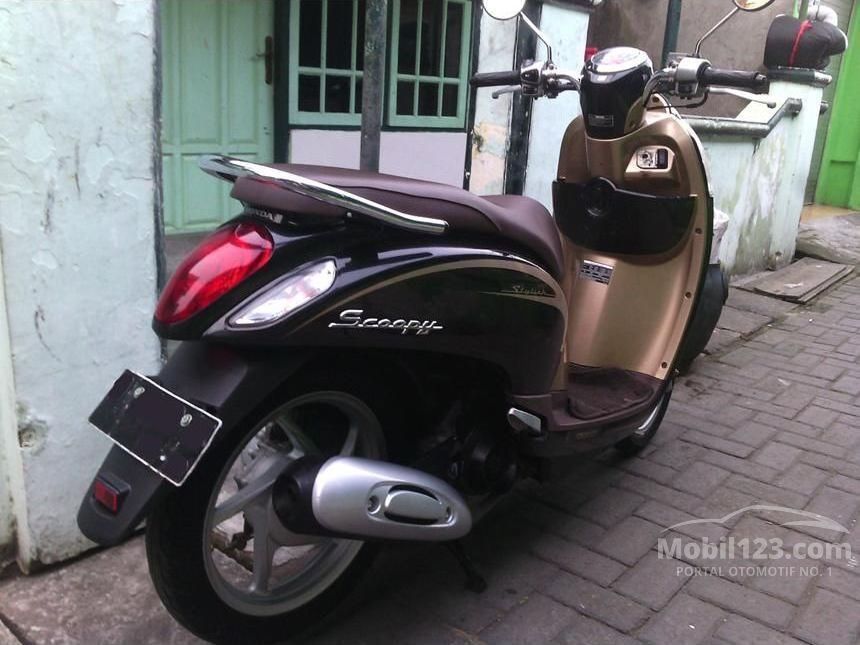 Jual Motor Honda Scoopy 2014  0 1 di Jawa Timur Automatic 