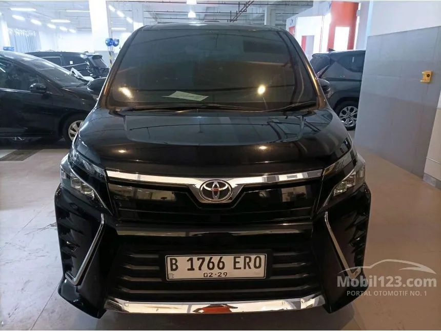 Jual Mobil Toyota Voxy 2018 2.0 di Banten Automatic Wagon Hitam Rp 345.000.000