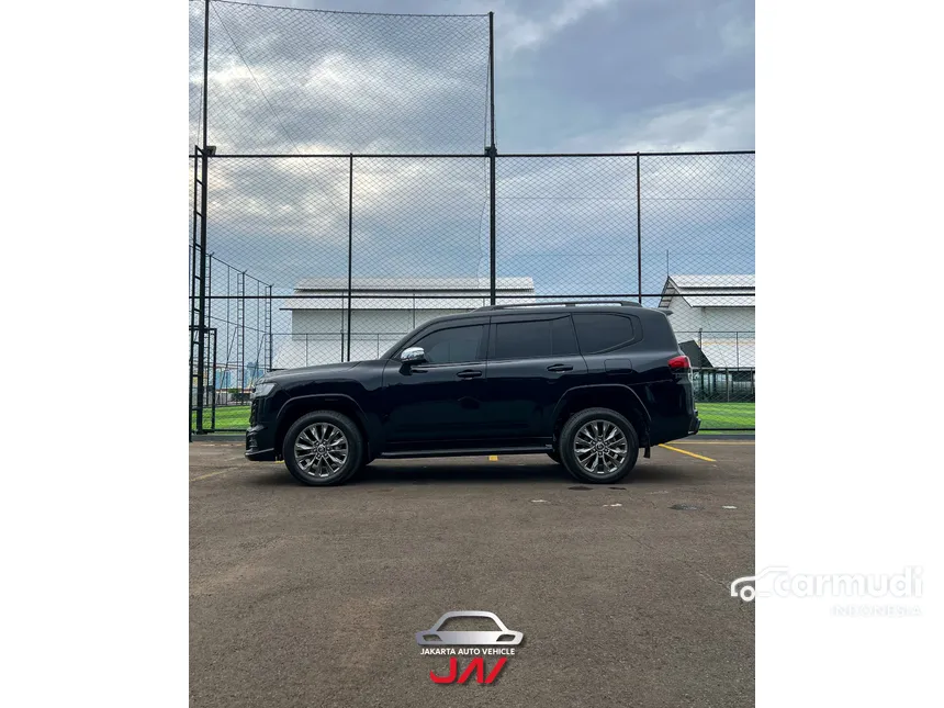 2023 Toyota Land Cruiser 300 VX-R SUV