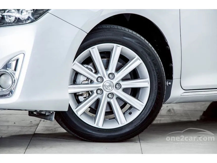 2012 Toyota CAMRY Hybrid Sedan