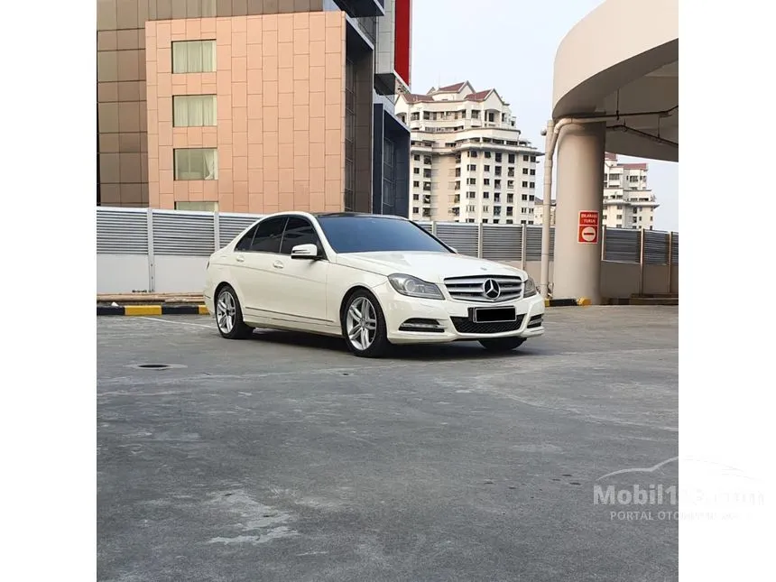 2011 Mercedes-Benz C300 Avantgarde Sedan